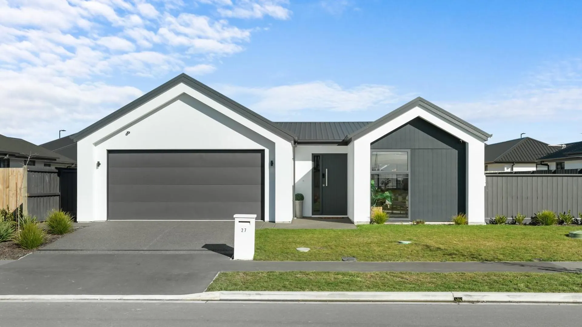 Stunning Brand New 4-Bedroom Home In Christchurch Сasa de vacaciones